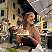 Laureanda in Disegno Industriale, Ingegneria Civile ed Ambientale, impartisce lezioni di italiano per stranieri. Bambini e adulti